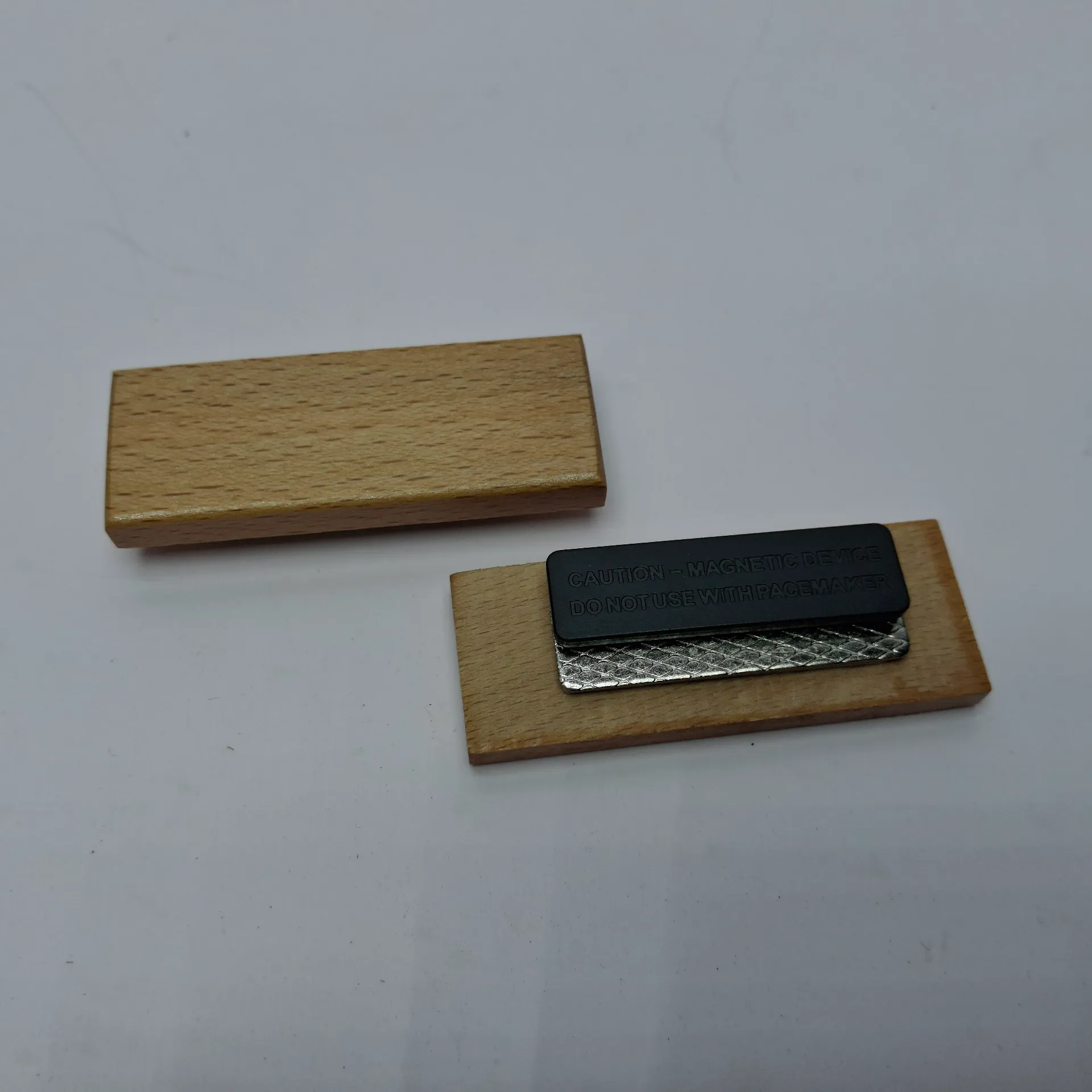 [DW-Rectangle] Wooden Rectangle Magnetic Badge