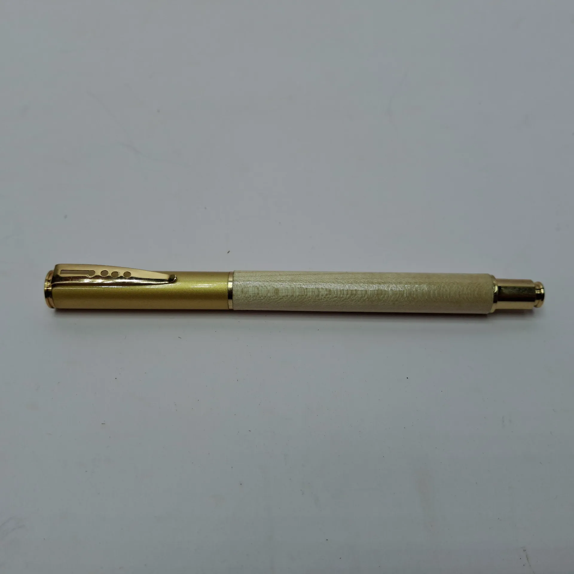 Wooden Pen - 189