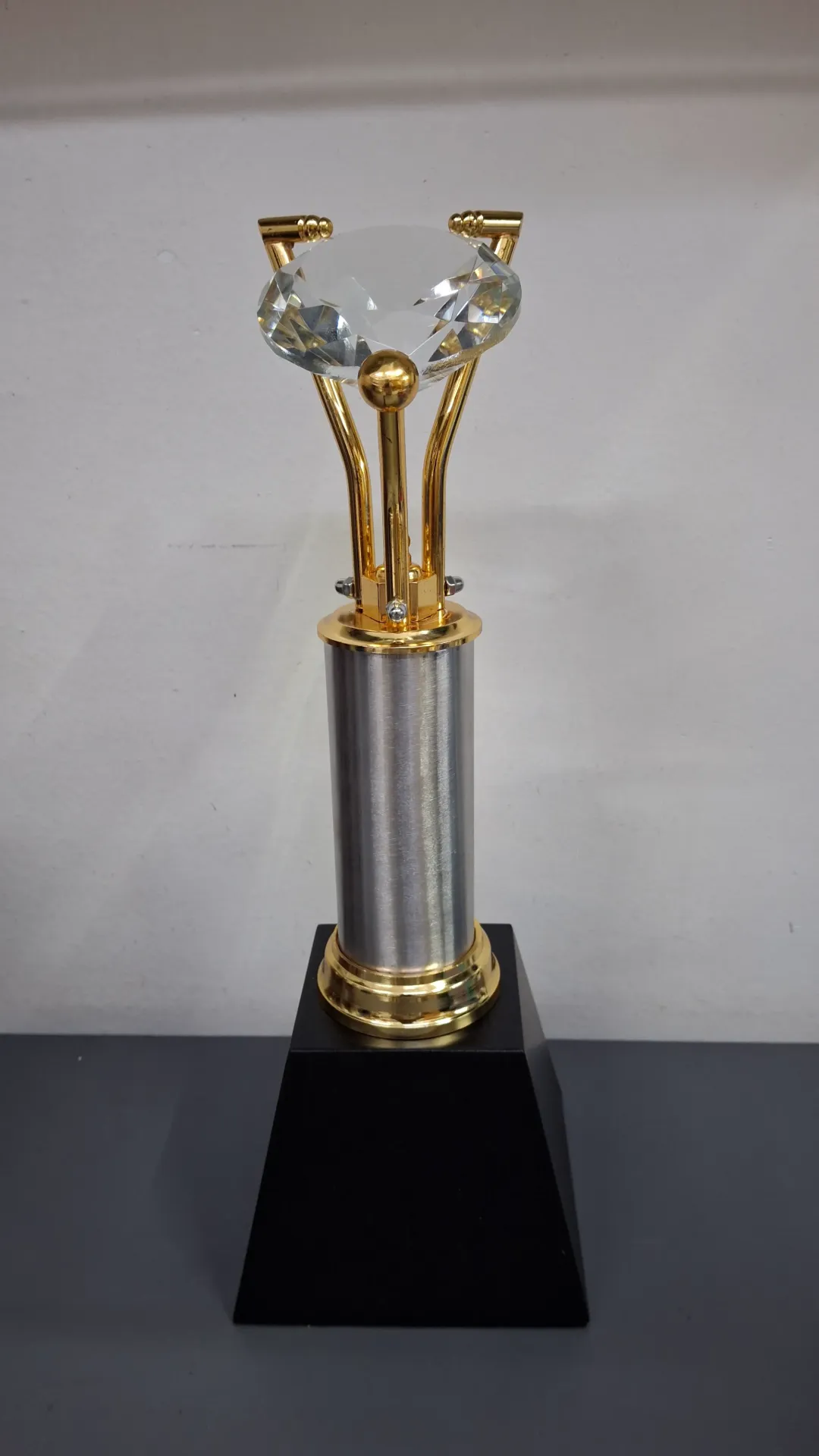 Metal Trophy M-967